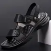 Sandalias de cuero sintético para hombre para el verano de 2025, antideslizantes, impermeables, sandalias de exterior, sandalias de doble uso para hombre