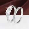Transfronterizo, deslumbrante, diseño de piedra grande, moderno, lujo ligero, estilo minimalista, anillos de pareja de alta gama, directo del fabricante