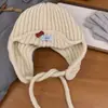 Gorro de punto rosa estilo coreano para mujer, perfecto para otoño e invierno, te mantiene abrigada, protege tus orejas, hace que tu cara se vea más pequeña y es un gorro de punto versátil