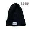 En Stock Linda Caliente de Felpa Tejida Gorro de Invierno de Felpa Que Hace que la Cara se Vea Más Pequeña para Mujeres Invierno