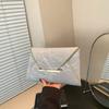 Bolso de Sobre Retro Europeo y Americano Bolso de Mano Elegante de Color Contrastante de Moda Bolso de Noche a la Moda Color Sólido Cara Brillante Bolso de Mujer de Alta Calidad