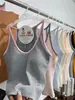 Top Regata Costas Nuas com Alças Finas e Bojo, Camisola Pequena Color Block, Colete Versátil para Usar por Cima ou por Baixo, Top Emagrecedor