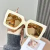 Gafas de Sol Cuadradas de Estilo Americano Picante para Chicas, Superventas Transfronterizas, con Diseño de Cadena Grande, Aspecto de Alta Gama, Protección UV, Accesorio de Moda