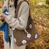 Bolso de Hombro Nuevo de Felpa Bordado con Flores para Otoño e Invierno, Bolso Tote Dulce de Nicho, Bolso Versátil Coreano para el Trabajo, Bolso de Axila