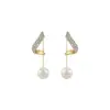 Pendientes de perla de diseño de nicho de moda un dos usar sentido de alta gama pendientes que atraen la mirada joyería de oreja de moda para mujer venta al por mayor