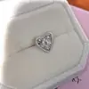 Brincos de Coração Vazados Retro Franceses com Zircônia para Mulheres, Brincos Cruzados da Moda de Luxo Leve de Alta Qualidade, Brincos Versáteis