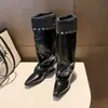 Botas de Montar Estilizadas para Mujer con Punta Fina y Hebilla de Cinturón, Adelgazantes, 2026 Otoño/Invierno, Remaches, Plisadas, Tacón Grueso, Botas de Motocicleta, Botas Vaqueras para Mujer