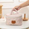 Bolsa de cosméticos con oso bordado de gran capacidad, bonita bolsa de almacenamiento para mujer, bolso de mano acolchado de algodón de gran capacidad portátil para estudiantes