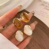 Pendientes de ámbar de alta calidad estilo francés estilo Maillard, pendientes de moda sencillos y retro de nicho, pendientes de temperamento de lujo ligeros