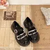 Sapatos Mary Jane de Salto Grosso com Laço Feminino 2026 Novo Estilo Estilo Academia Fivela Única Bico Redondo Sapatilhas Versáteis Sapatos de Couro de Salto Grosso
