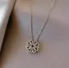 Collar de Trébol de Cuatro Hojas Amor Imán Sonido de Sacudida Explosiones Diseño Nicho Siente una Cadena Clavícula Multiuso Regalo de San Valentín