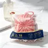 Esponja de banho grande de 60g, flor de banho em formato de abóbora, evita espalhar, cria espuma ao ser usada no banho, vem com um cordão para pendurar e pode ser usada como esfoliante para as costas