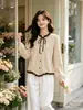 Otoño 2026 Nueva Camisa de Manga Larga con Bloques de Color y Adorno de Oreja de Madera Estilo Francés para Mujer, Top Elegante, Versátil, que Afina la Figura y Reduce la Edad