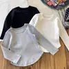 Camiseta de Menina para Primavera e Outono Bebê Estilosa Personalidade Infantil Tendência Versão Coreana Moda Cor Sólida Simples Irregular Camisa Base