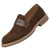 Mocasines de ante de alta gama transfronterizos, nueva moda de otoño, zapatos slip-on elegantes y atractivos para hombre con suelas suaves y antideslizantes y tallas grandes