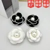 Broche de Perlas de Alta Gama Estilo Chanel para Mujer, Broche Pin de Alta Gama Novedoso Estilo Coreano para Abrigo y Suéter de Otoño e Invierno al por Mayor