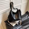 Bolsa pequena de axila retrô de grande capacidade para mulheres 2023 nova bolsa de ombro estilo western bolsa balde crossbody com alça de ombro larga estilo western