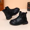 Botas de cano curto estilo princesa para crianças, nova coleção outono 2026, botinhas da moda com laço e renda para meninas, botas de couro confortáveis com sola macia