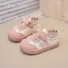 Zapatos para bebés y niños pequeños para niñas, de suela blanda, antideslizantes, con velcro, zapatos para bebés, estilo primavera y otoño, zapatos casuales con estampado floral pequeño, talla 1-3