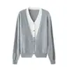 Cardigan macio de malha estilo francês Bai Cai Rong Outono/Inverno 2026 com design falso de duas peças em V, casaco suéter solto