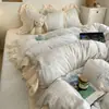 Estilo Coreano Tallado Leche Polar Encaje Francés Juego de Cuatro Piezas Invierno Cálido Engrosado Coral Polar Funda Nórdica Sábana Juego de Tres Piezas