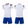 Venta al por mayor del fabricante Traje de uniforme de fútbol para hombre y mujer Ropa de entrenamiento de manga corta para competición Ropa para niños Versión en blanco Camiseta deportiva Impresión de número