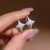 Brincos de Estrela de Quatro Pontas Totalmente Cravejados Super Brilhantes para Mulheres, Brincos de Estrela de Zircônia Galáxia Estrela de Luxo Leve, Brincos Versáteis Exquisitos de Nicho