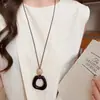Estilo Old Money Estilo Chinês! Colar Pingente Marrom para Mulheres, Corrente de Clavícula de Luxo de Alto Padrão, Acessório Longo de Verão