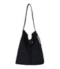 2026 Bolso de Hombro de Nylon de Gran Capacidad Estilo Coreano Nuevo para Mujer, Bolso Tote Casual Suave y Esponjoso Acolchado Estilo Perezoso para Estudiante y Viajero