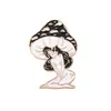 Broche de Hongo de Dibujos Animados Lindo Transfronterizo Sosteniendo un Cuchillo, Insignia Metálica Divertida de Animales y Plantas, Accesorio para Ropa, Pin de Esmalte
