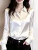 Camisa blanca de manga larga de acetato para mujer, nuevo estilo primavera 2026, elegante y a la moda, corte holgado, con un diseño clásico en los hombros, hecha de satén