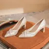 688-19 Novos Sapatos de Salto Alto Chineses Femininos de Alta Qualidade Verão 2025 Novo Bico Fino Salto Grosso Não Cansam Sapatos de Pérola