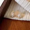 Brincos Versáteis Simples de Design de Nicho de Luxo Leve Autênticos com Pérolas em Renda Microcravejada para Mulheres Sem Piercings