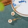 Pendientes de plata de ley S925 de Yilu con diseño de mariposa y ciruelo de jade hetiano chapados en oro, accesorios para cheongsam Hanfu, elegantes pendientes de estilo antiguo.