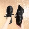 Una generación de zapatos de piel pequeños de suela gruesa primavera y otoño 2024 nuevos mocasines retro de suela gruesa zapatos de estilo británico zapatos de mujer