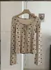 Camiseta de Manga Larga con Cuello Redondo y Tirantes de Corbata con Estampado de Estrellas para Mujer KEKEZOON, Corte Ajustado, Adelgazante, Top de Moda para Otoño 8870