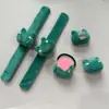Boneca Sapo de Pelúcia Desenho Animado Fofo Bolsa de Feltro Bolsa de Presente Meia de Boneca Acessórios Broche Acessórios Atacado Fabricante