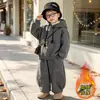 Conjunto de Pelúcia Forrado para Meninos 2026 Nova Moda de Inverno para Meninos Roupas Engrossadas Inverno Crianças Moletom Quente