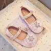 Zapatos Pequeños de Cuero de Moda de Color Liso para Niñas 2026 Primavera/Verano Nuevo Estilo Mariposa con Pedrería Perla Princesa Zapatos Individuales de Cuero para Niña Pequeña