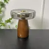 Lámpara de Mesa de Gama Alta Estilo Medieval 2025 Nuevo Retro Francés Lámpara de Atmósfera para Habitación Lujo Accesible Lámpara de Mesita de Noche para Dormitorio