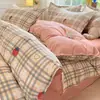Conjunto de Quatro Peças de Algodão Escovado Espesso, Conjunto de Três Peças Estilo Fresco para Dormitório Estudantil, Lençol de Algodão Lavado, Capa de Edredom, Conjunto de Roupa de Cama 4