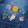 AliExpress deseja novas roupas criativas aeronaves astronauta robô planeta gota óleo broche dos desenhos animados atacado
