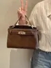 Bolsa Kelly da Moda Transfronteiriça para Mulheres, Nova Bolsa de Ombro Transversal Simples e Estilosa para Trabalho e Deslocamento, Pequena Bolsa Quadrada