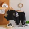 Conjunto Infantil 2026 Novo Estilo Primavera e Outono Roupas Infantis Estilosas Bebê Outono Moletom de Manga Longa Conjunto de Duas Peças Atacado