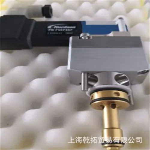 7162080高速反抽喷胶枪.jpg