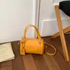 Bolsa Boston transfronteiriça para mulheres, nova bolsa versátil de ombro e crossbody para o verão de 2026, bolsa almofada de nicho para o dia a dia das mulheres