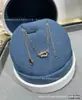Collar y Pulsera de Herradura de Oro V de Alta Gama Incrustados con Diamantes Fred, Tamaños Pequeño y Mediano, Cadena Clavicular Plateada en Plata 18K con Diamantes Medios y Completos