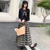 Conjunto de Duas Peças Moda Casual Personalizado com Colete Jeans de Gola Redonda e Saia Xadrez Coleção Feminina Nova Primavera e Outono 2026