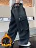 Z1333 Yang Temprano Niños Niños Mono de Terciopelo Jeans Niños Grandes con Forro de Felpa Engrosado Pantalones Largos Invierno Nuevo Moda