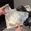 Calcinha feminina de renda estendida semi-transparente estilo francês sexy para o verão, respirável com laço e alças finas, fio dental triângulo fino